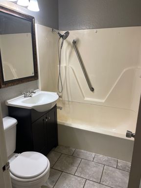 4 bed 2.5 bath
