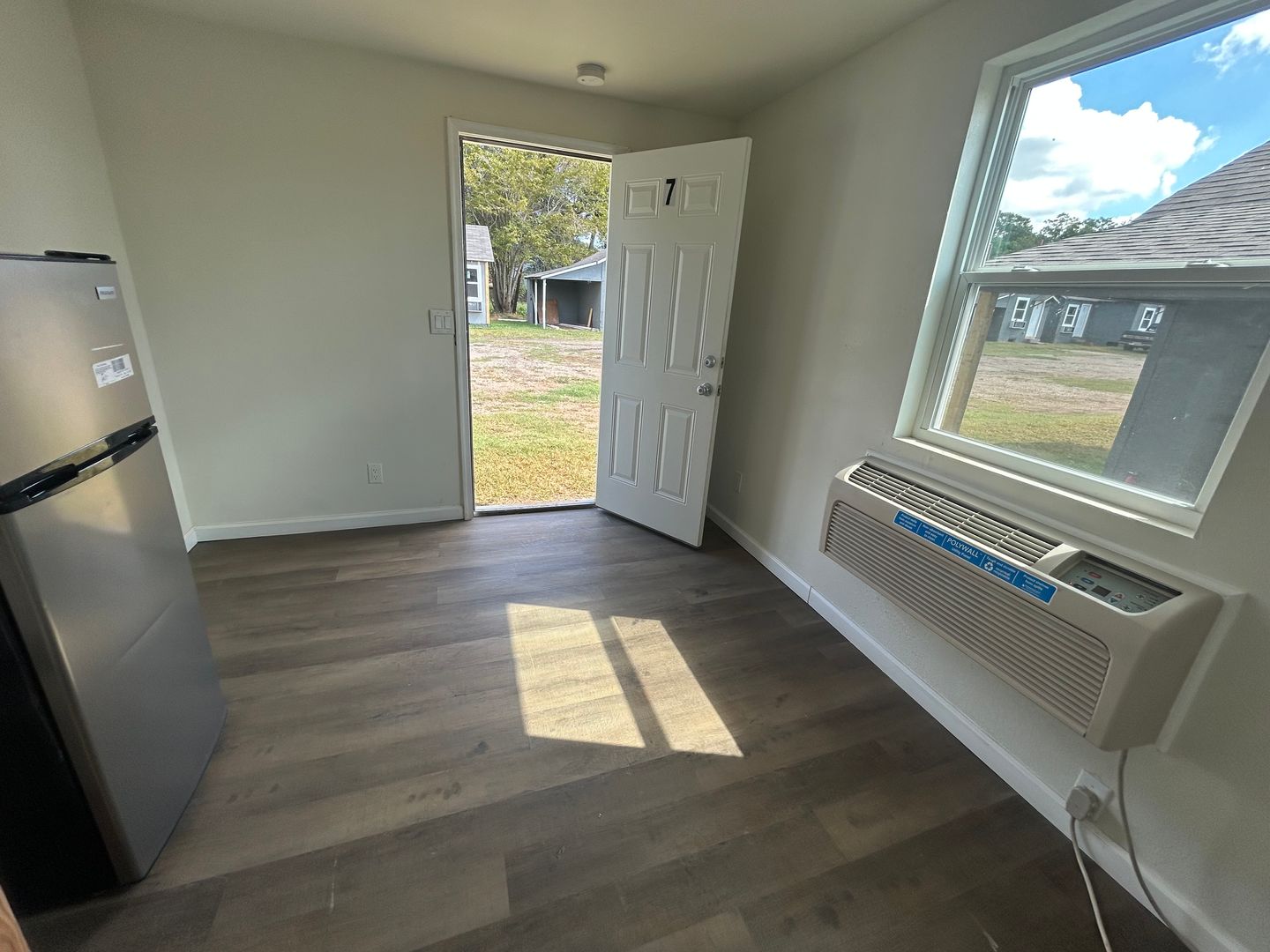 Sheffield Apartment: 2905 E 12th Ave