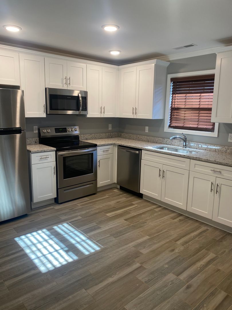 Florence House: 416 N Broadway Street