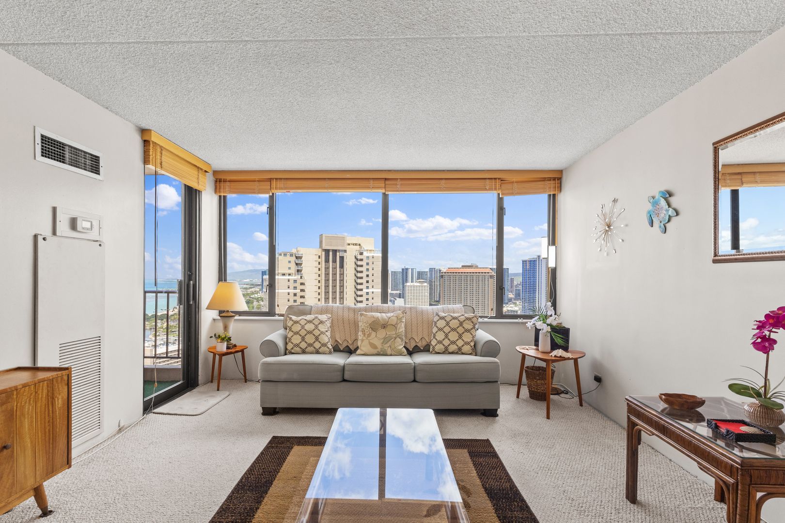Honolulu House: 411 Hobron Lane