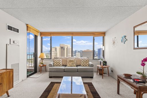 Skyline Views, Beach Steps Away at Chateau Waikiki – photo 1