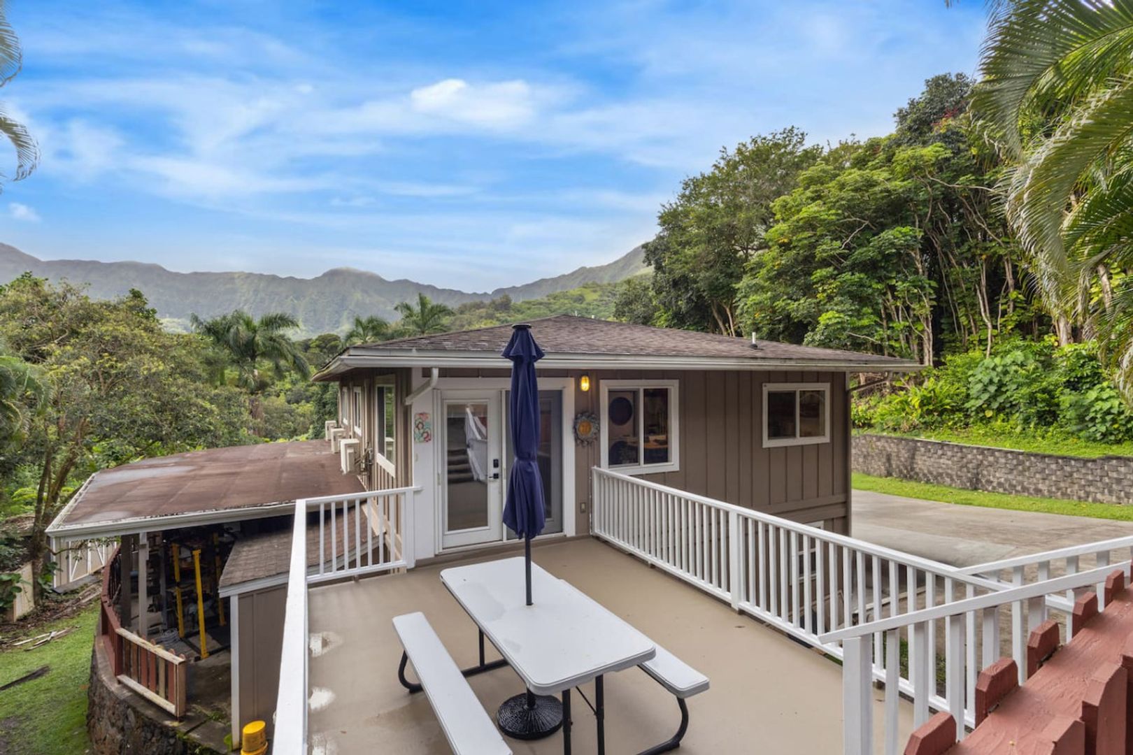 Kailua House: 930 Maunawili Cir