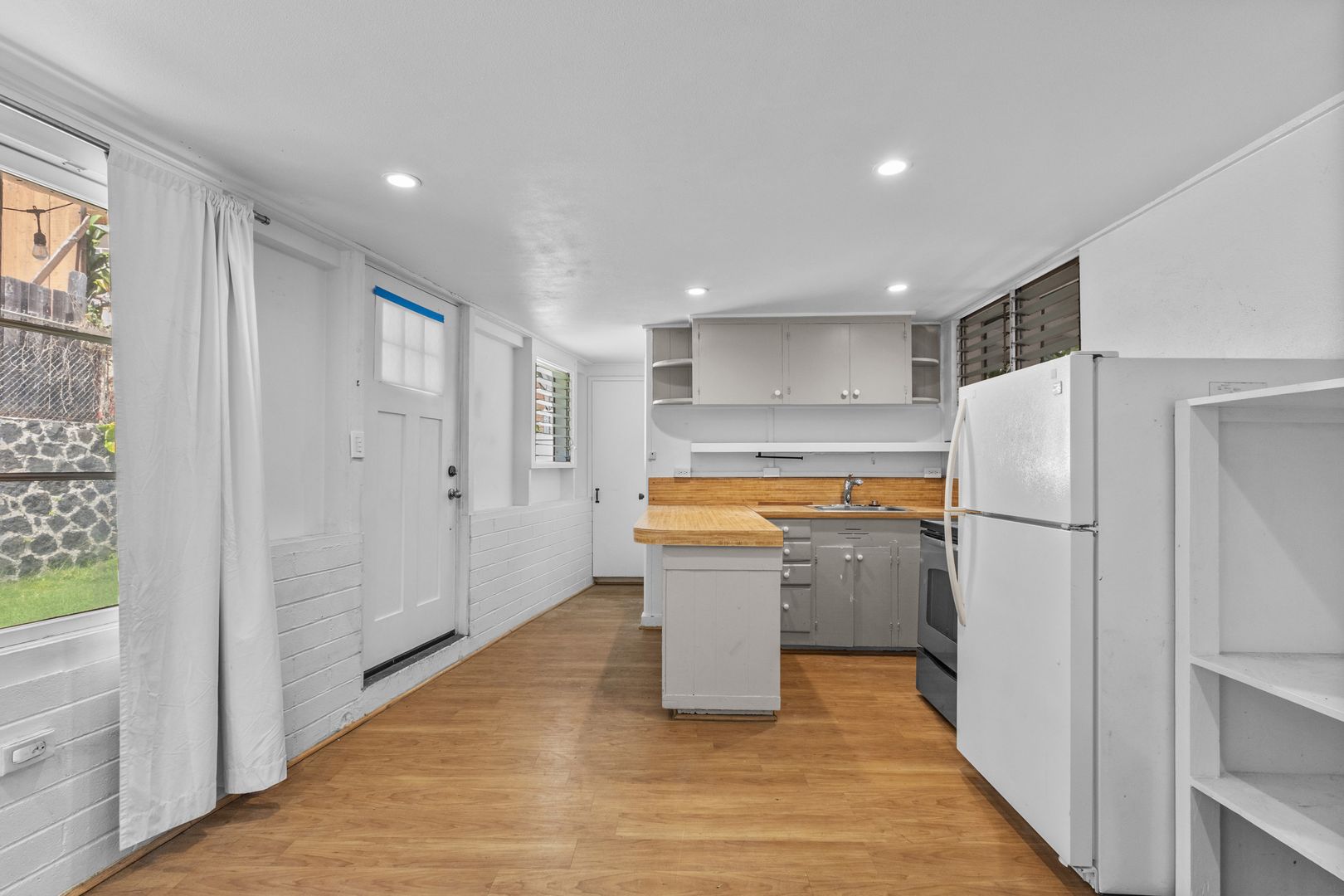 Honolulu House: 1658 Lewalani Drive