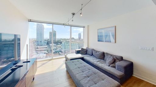 Modern 2BR/2BA at Symphony Honolulu – Ocean & City Views in the Heart of Kakaʻako – photo 1