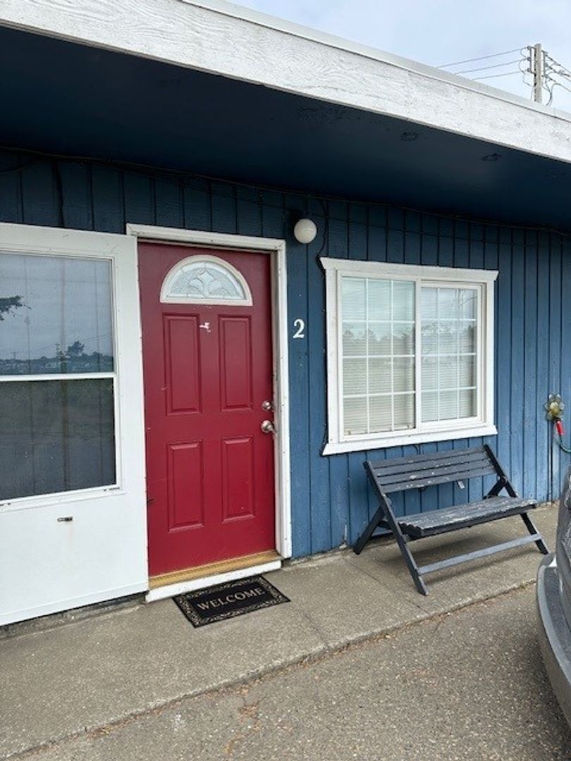Ocean Shores Apartment: 679 Point Brown Avenue Northwest
