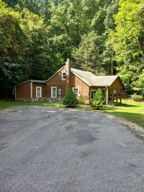 150 Smith Street, Elk Park, NC 28622