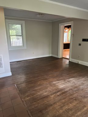 Listing photo thumbnail