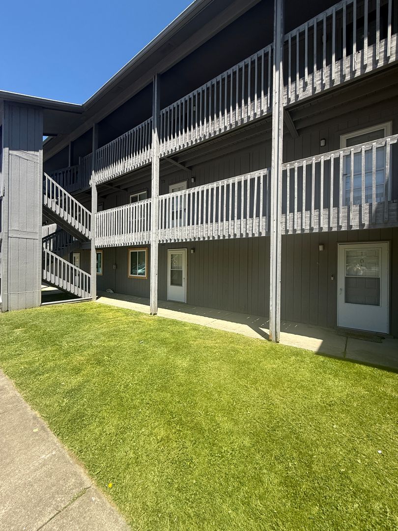Boone Apartment: 475 Meadowview Drive