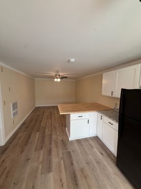 Listing photo thumbnail