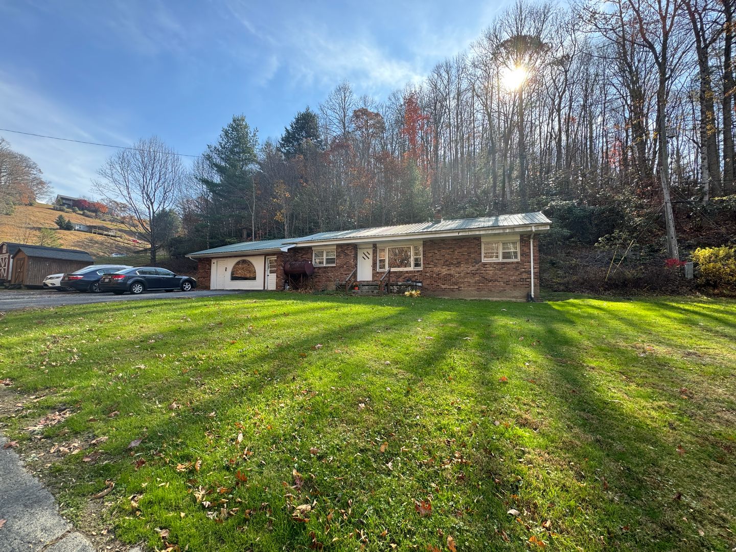 Vilas House: 168 Roy E Brown Road