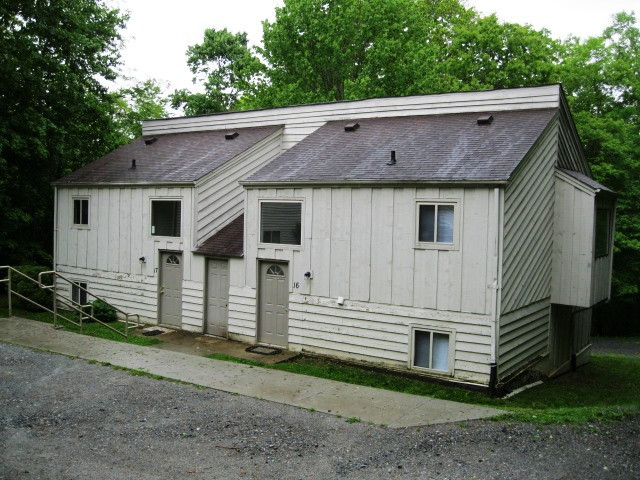 Boone Apartment: 412 Mallard Lane