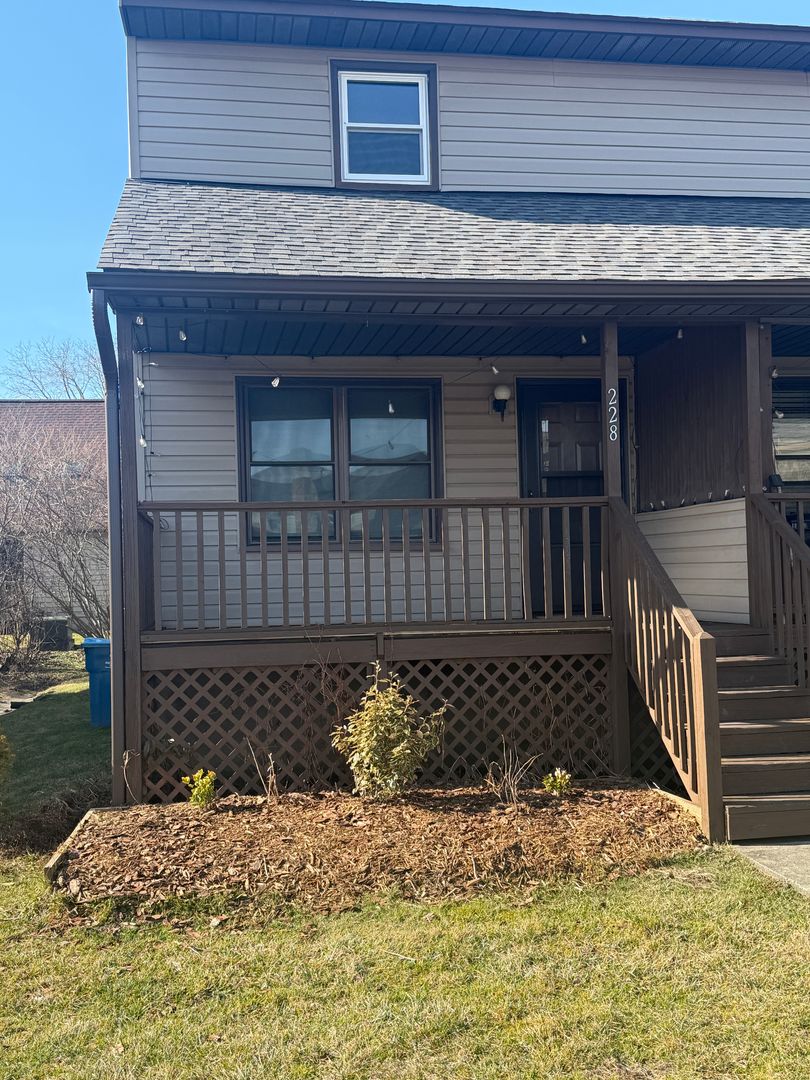 Boone House: 228 Adams Lane