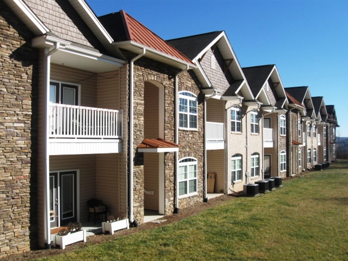 Boone Apartment: 190 Eli Hartley Drive #202