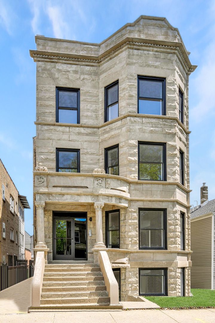 Chicago Apartment: 1633 N Francisco
