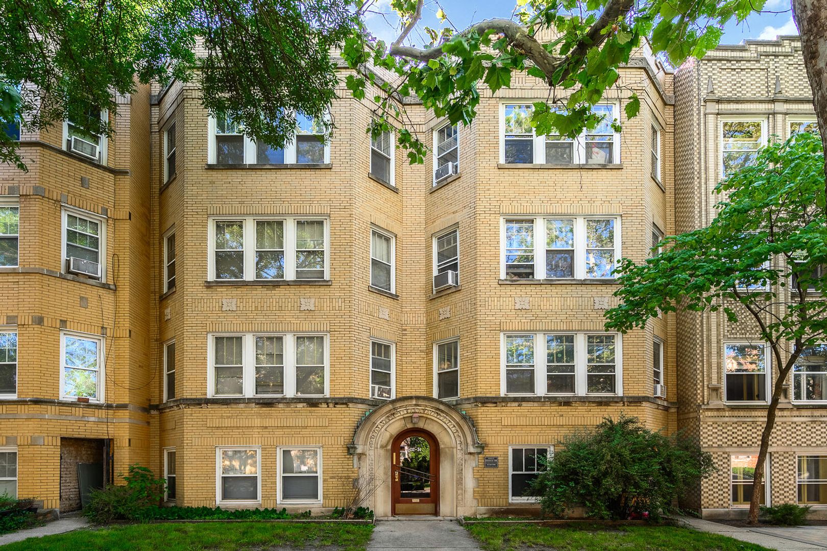 Chicago Apartment: 5432-34 N Campbell