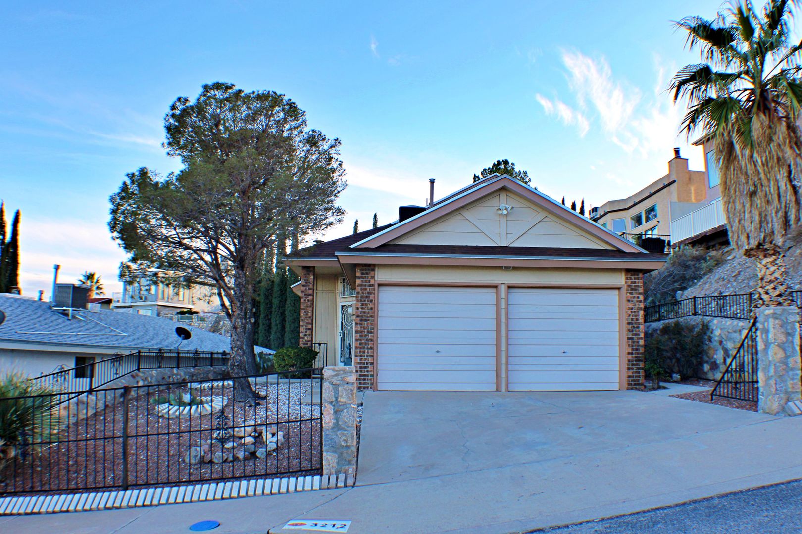 El Paso House: 3212 Ridge View Ln