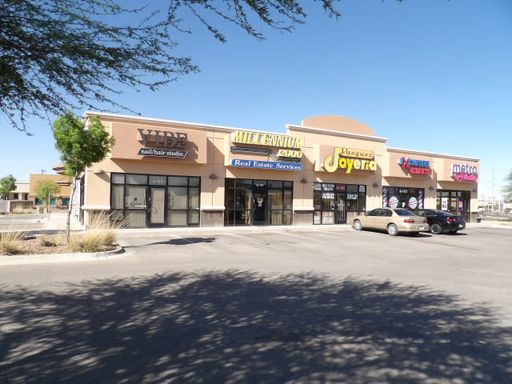 Excellent location for your own business. – photo 1