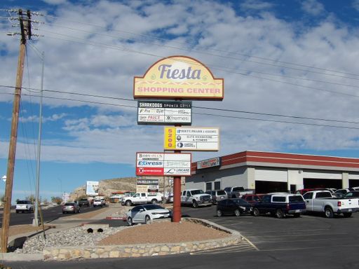 Excellent location for your own business. – photo 1