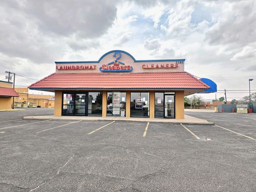 Excellent location for your own business. – photo 1