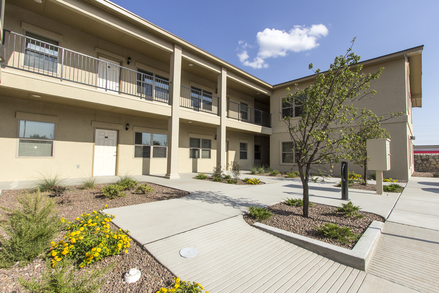 El Paso Apartment: 500 S Yarbrough Drive