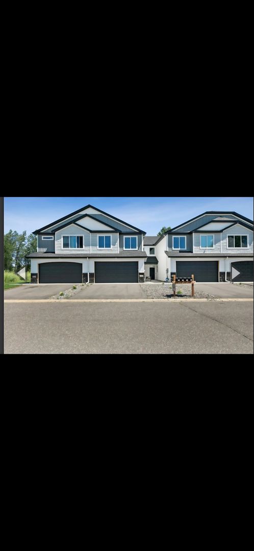 Cambridge House: 2124 Cleveland Lane South