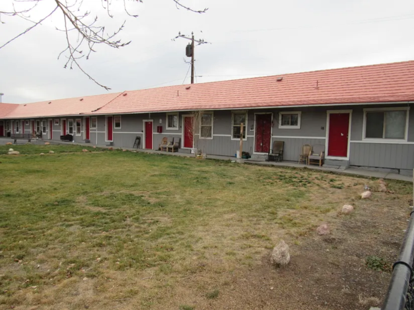 Madras Apartment: 171 SW C Street #5