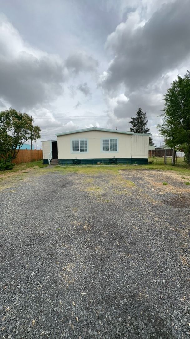 Metolius House: 130 Jefferson Ave.