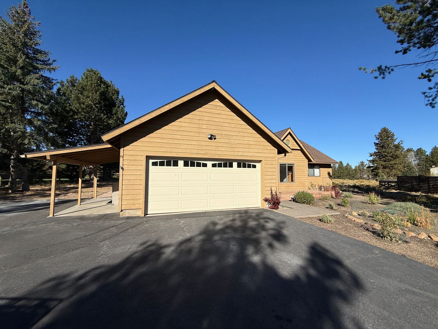 Bend House: 64131 Tumalo Rim Dr.