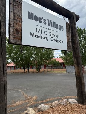 1 Bedroom / 1 Bathroom Apartment in Madras Oregon