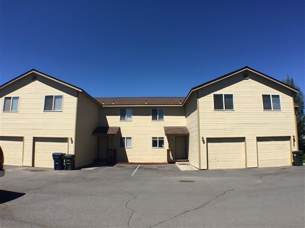 Bend Townhome: 2921 NE Nikki Ct