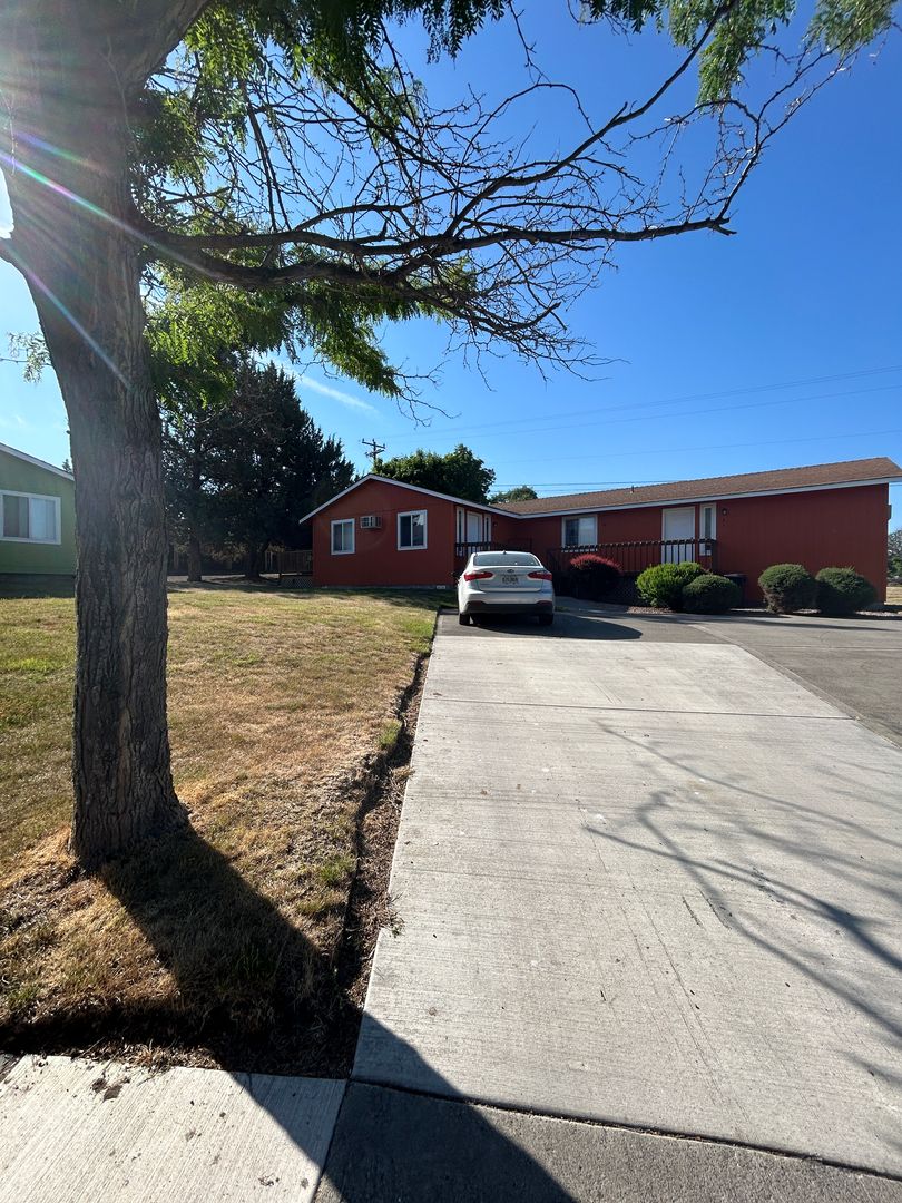 Madras Multiplex: NE Nordic Dr.