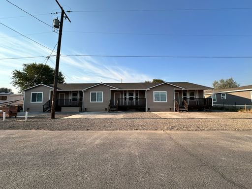 Newly Remodeled 3 Bedroom / 2 Bathroo Tri-Plex in Prineville