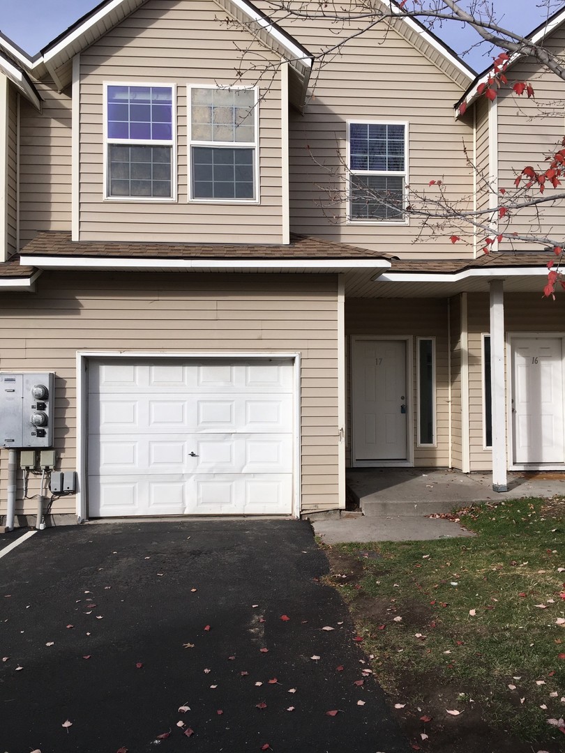 Redmond Townhome: 2002 SW Canyon Drive