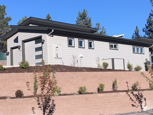 3 Bedroom / 2 Bathroom Home in SE Bend – photo 1