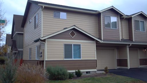3-Bedroom Townhouse in The Pines at Pilot Butte Community – photo 1