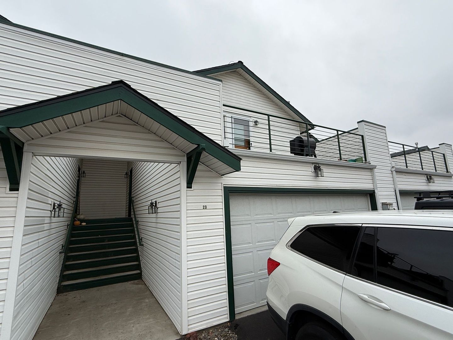 Redmond Townhome: 438 NW 19th St. #23