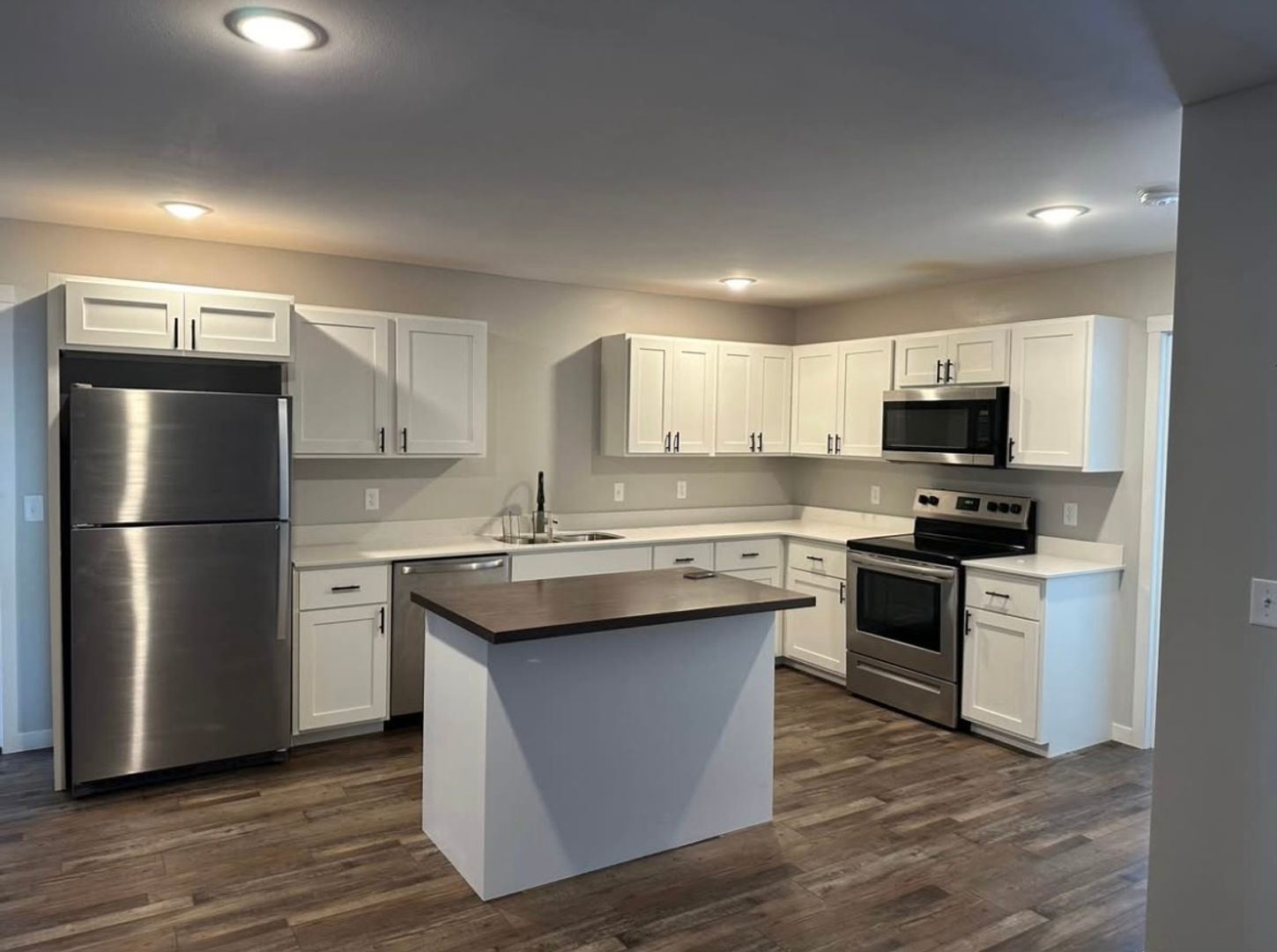 Decorah Apartment: 105 St. Lawerence St.