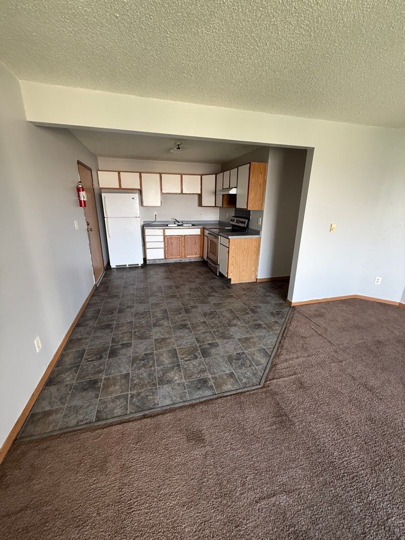 Postville Apartment: 12380 100th St