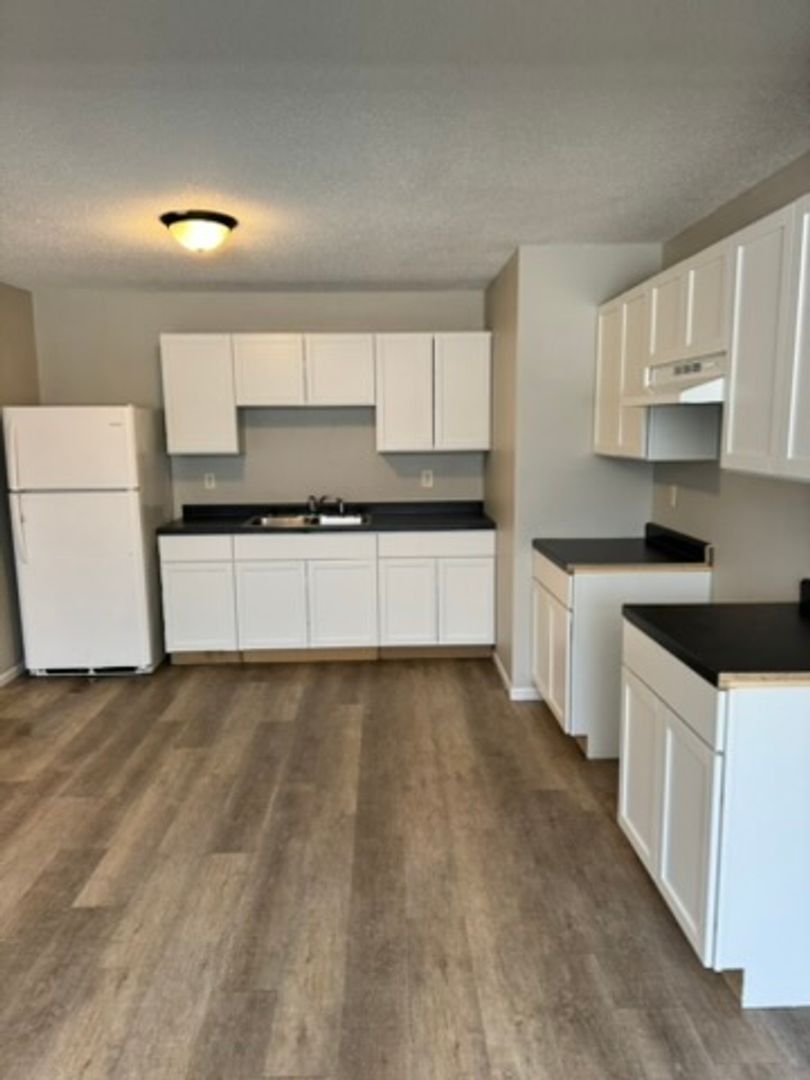 Postville Apartment: 12380 100th St