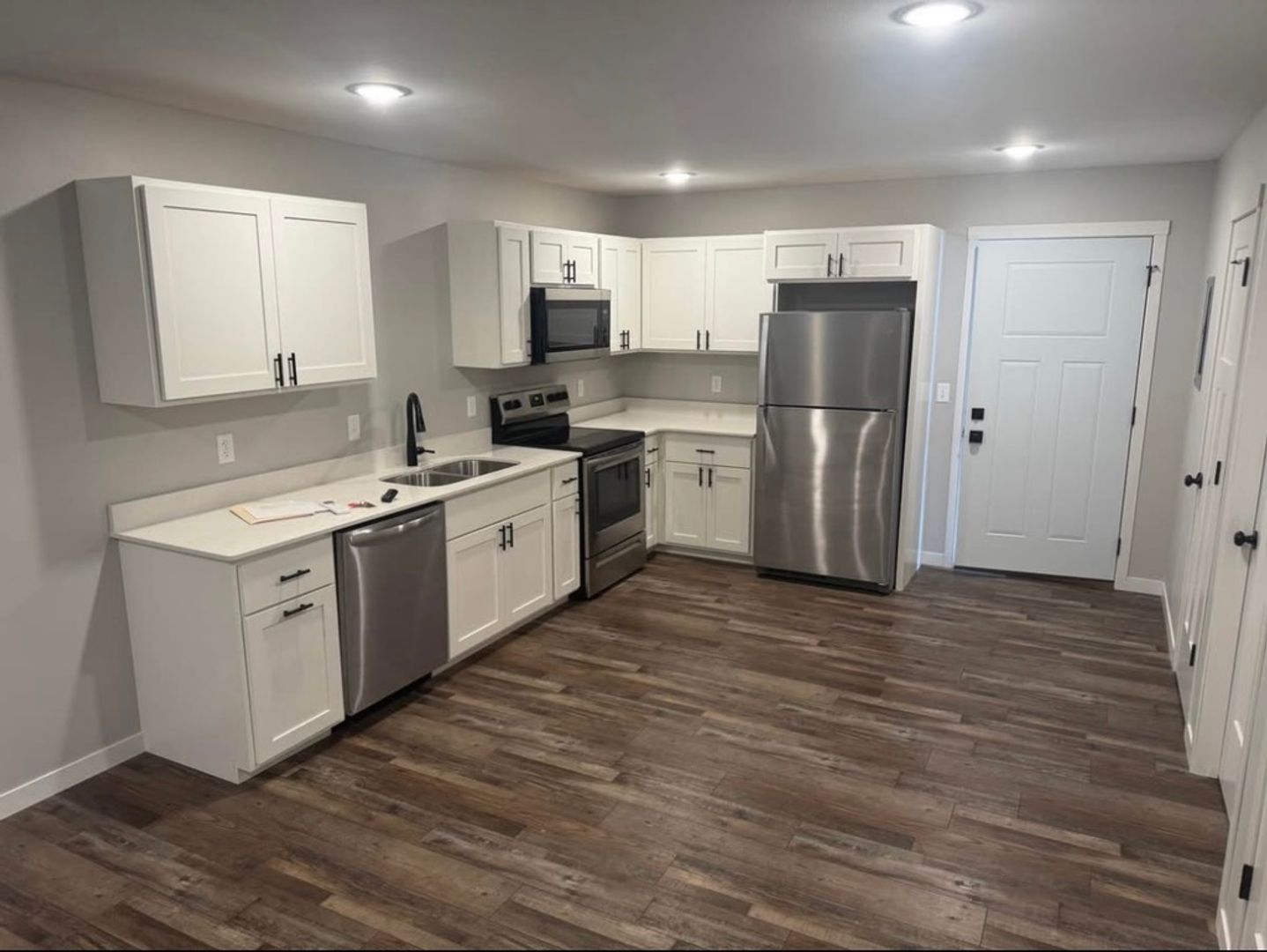Decorah Apartment: 105 St. Lawerence St.