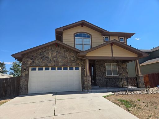Spacious 3-Bedroom Home with Office, Loft – photo 1