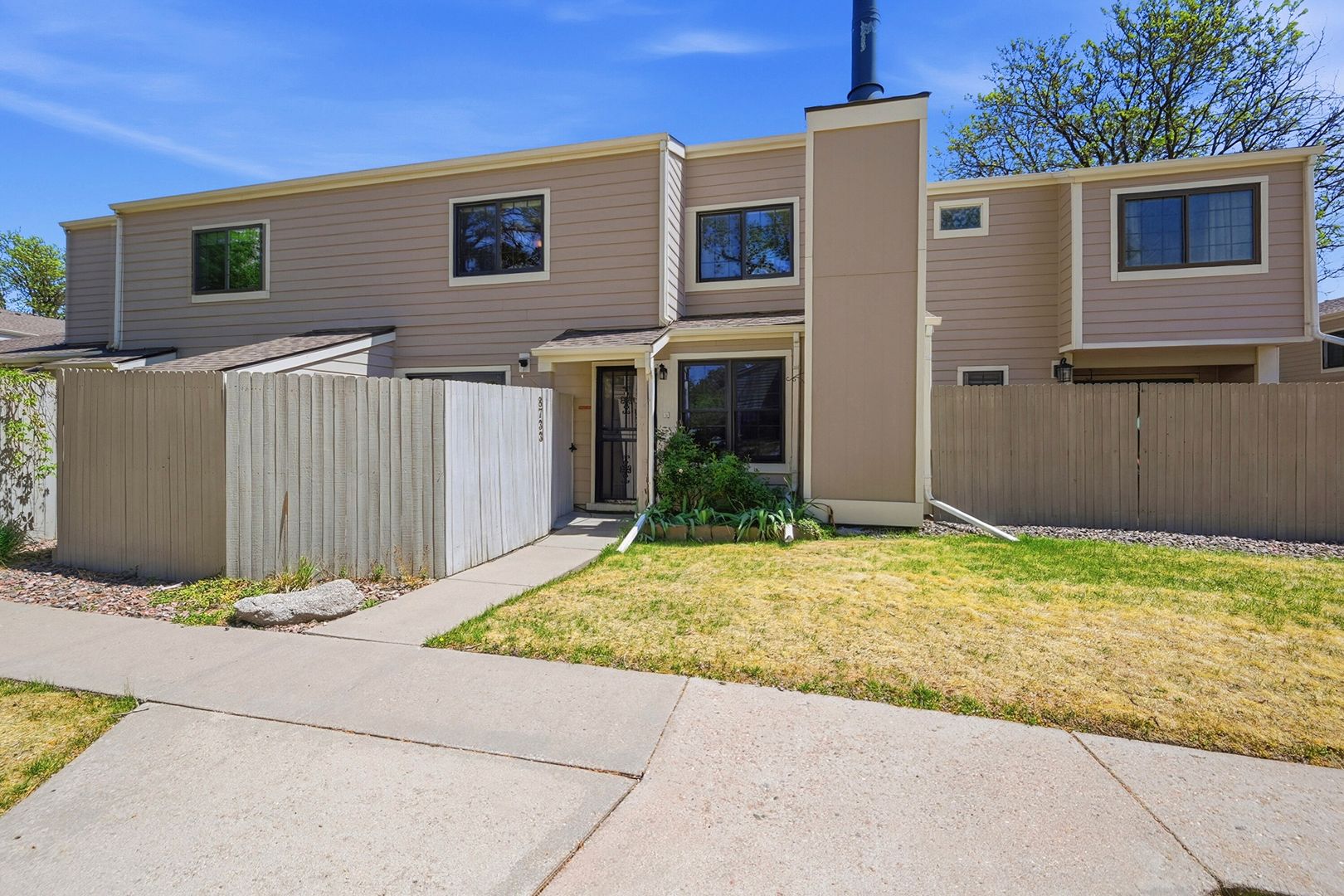 Arvada House: 8733 Yukon St