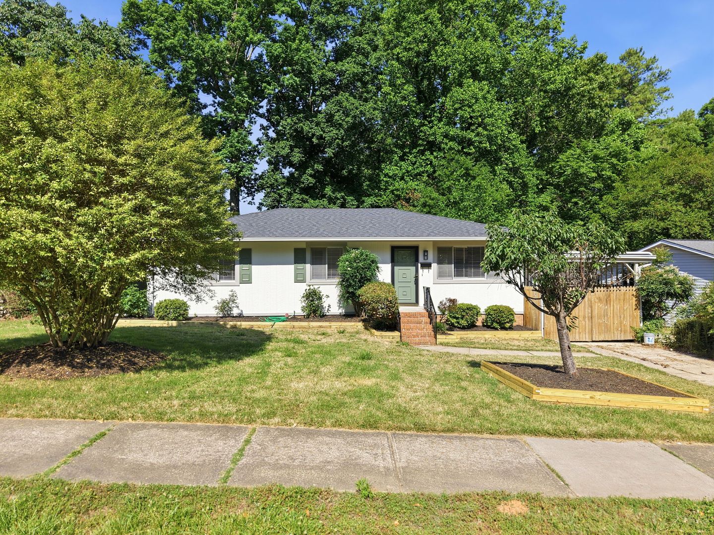Raleigh House: 1129 Marlborough Rd