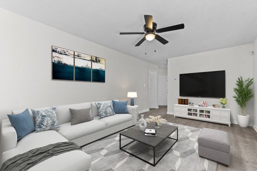 Renovated 2 bed, 2 bath, pet friendly! – photo 1