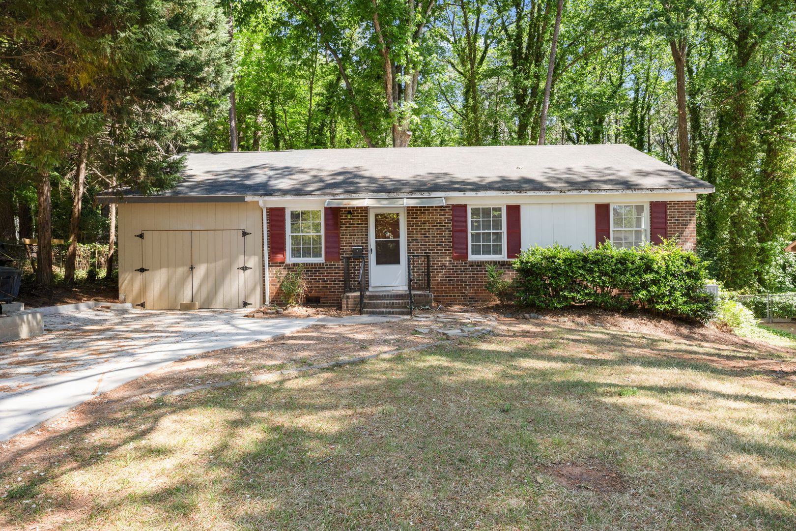 Raleigh House: 7444 Edenwood Lane