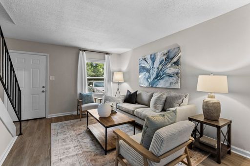 Updated 2 Bedroom, 1.5 Bathroom townhome near Downtown Mebane - Renovated and Pet Friendly! – photo 1