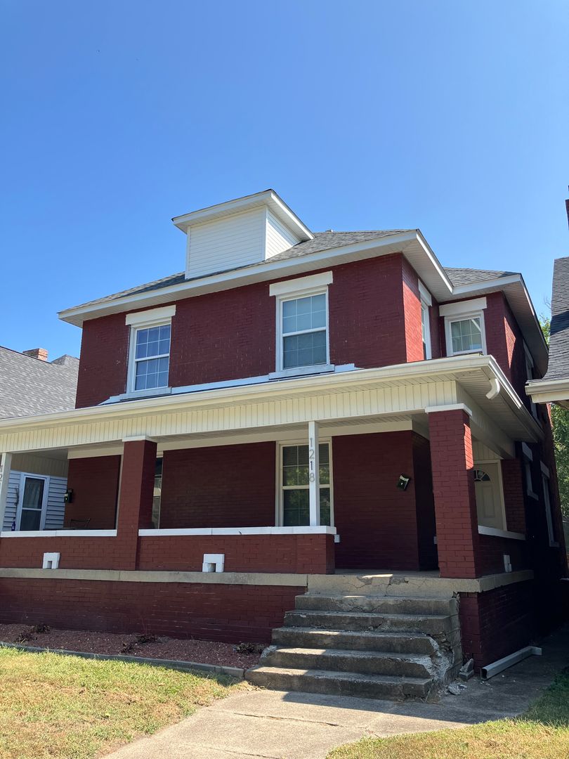 Terre Haute Apartment: 1216-1218 S 7th ST