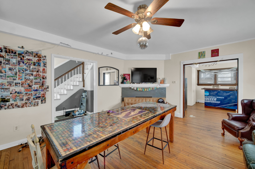 6 Bedroom Northwestern House – photo 1