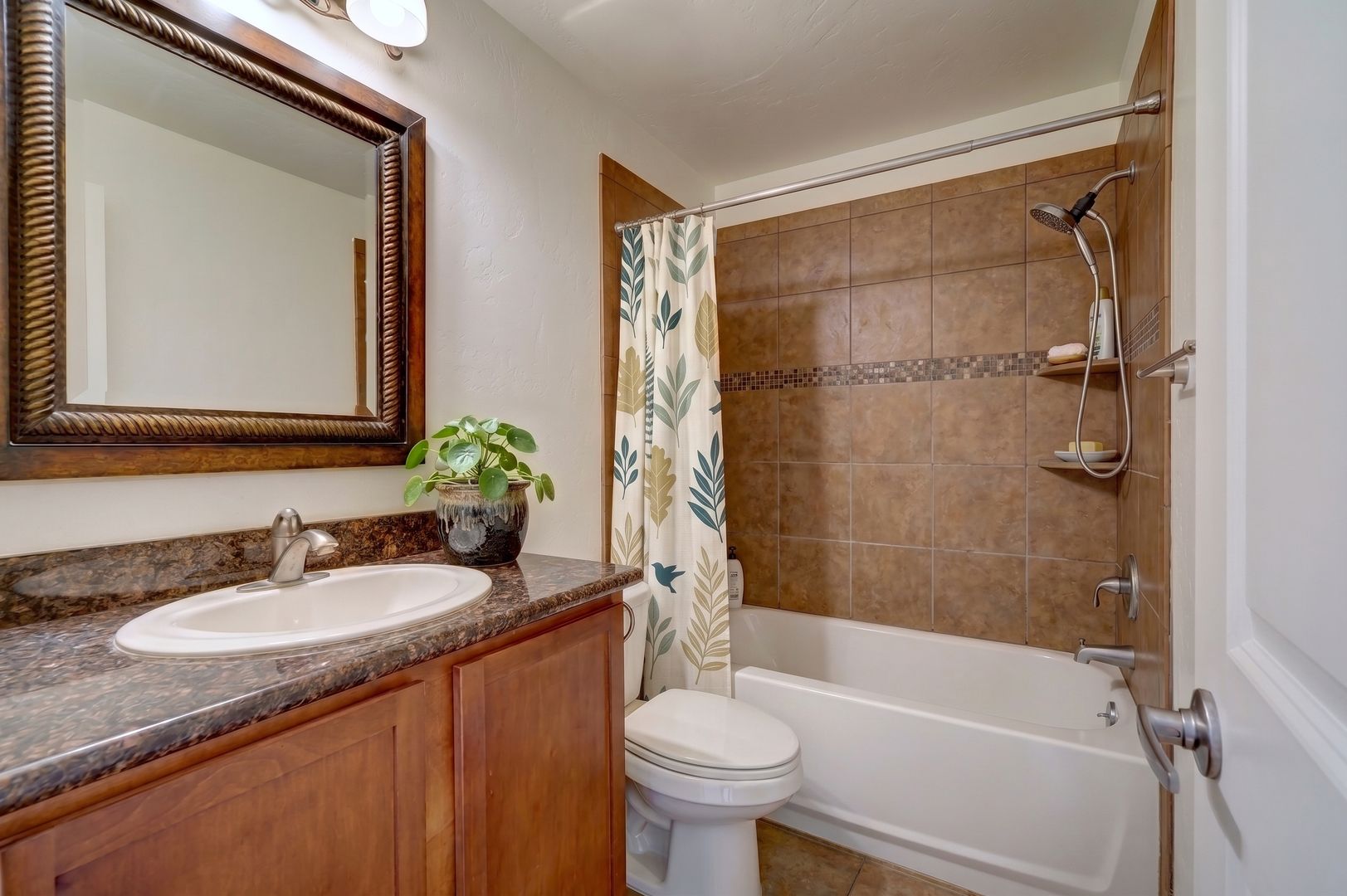 Riverside Suites 6 of 19