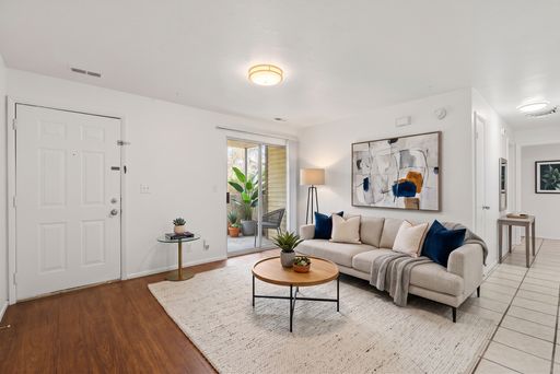 Beautiful 2-Bedroom Apartment in Millcreek – Peaceful Living Near Everything You Need – photo 1
